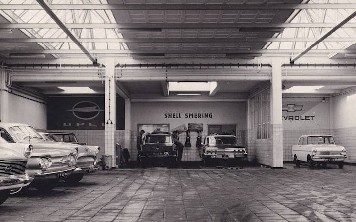 Opel and Chevrolet dealer Van Vliet