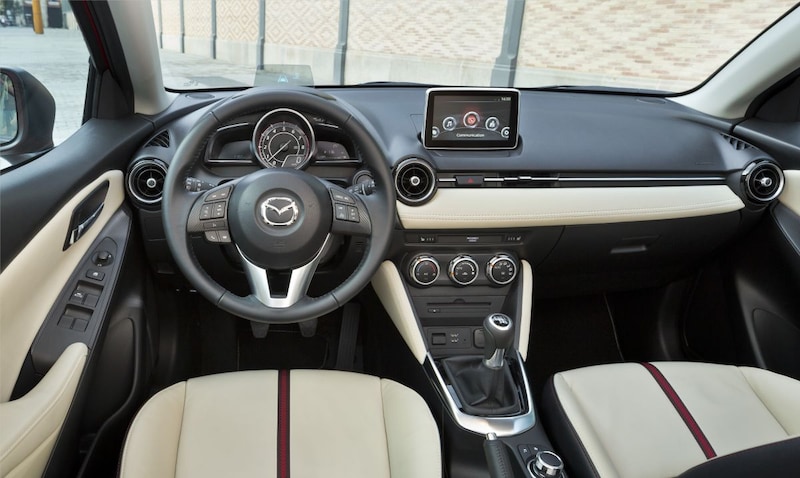 Mazda 2 SkyActiv-G 90 GT-M (2015)