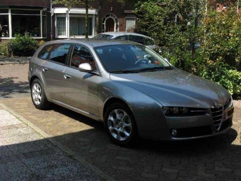 Alfa Romeo 159 Sportwagon 1.9 JTS Distinctive (2006)
