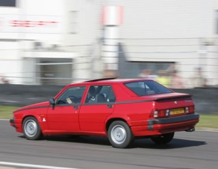 Alfa Romeo 75 3.0 V6