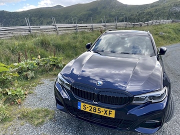 BMW 330e xDrive Touring Business Edition Plus (2021)
