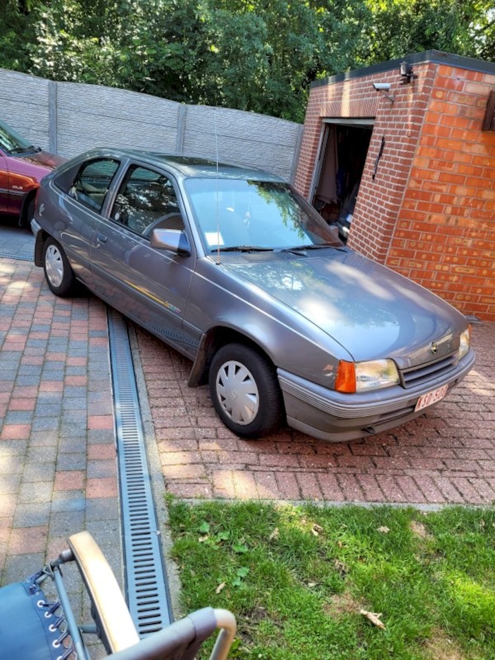 Opel Kadett 1.4i GL (1990)