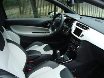 Citroën DS3 e-HDi 90 So Chic (2011)