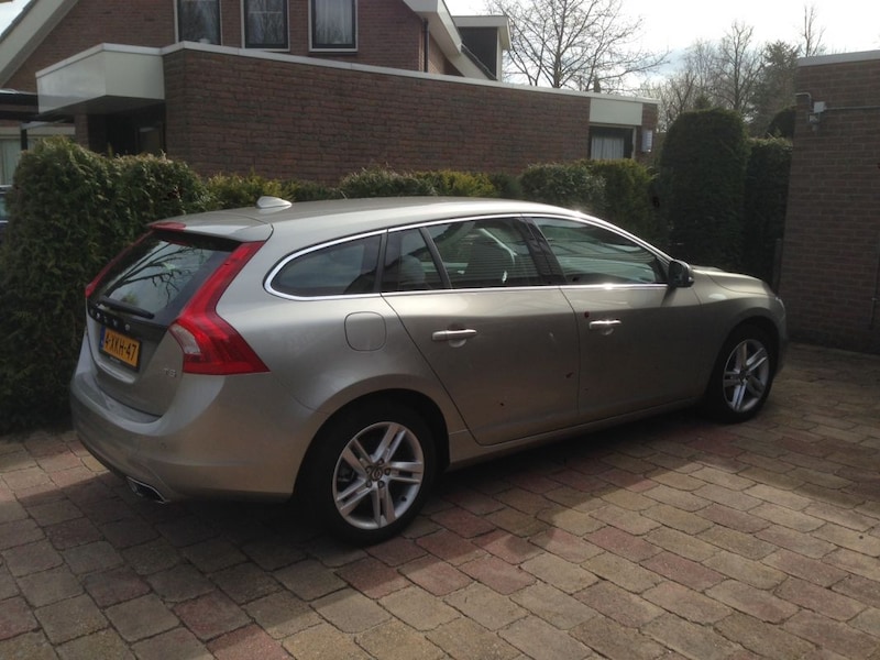 Volvo V60 T5 Summum (2014)