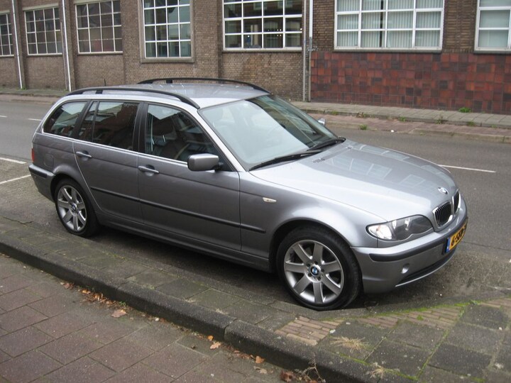 BMW 330xd touring Executive (2004)