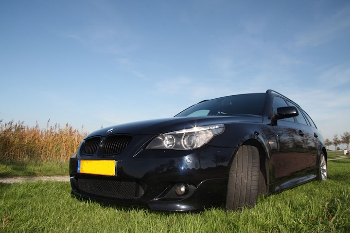 BMW 530d Touring High Executive (2006)