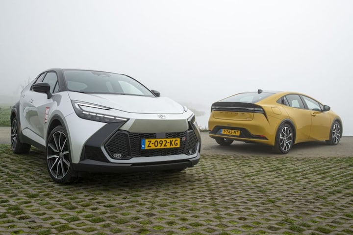 Toyota C-HR vs. Toyota Prius