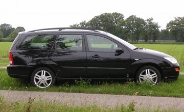 Ford Focus Wagon 1.6i 16V Trend (2001)