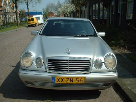 Mercedes-Benz E 220 CDI Elegance (1999)