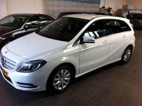 Mercedes-Benz B 200 BlueEFFICIENCY (2012)