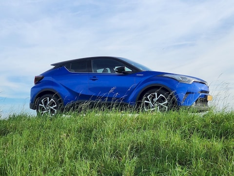 Toyota C-HR 1.8 Hybrid Bi-Tone Plus