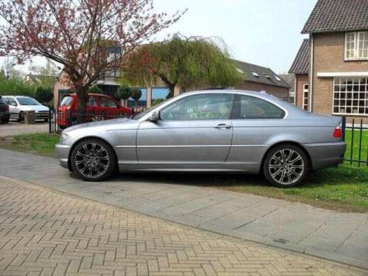BMW 330Cd Executive (2003)
