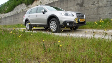 Subaru Outback 2.5i Comfort (2015)
