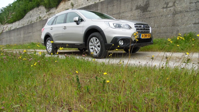 Subaru Outback 2.5i Comfort (2015)