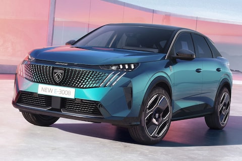 Peugeot e-3008 Allure Advantage 73kWh 210 (2024)