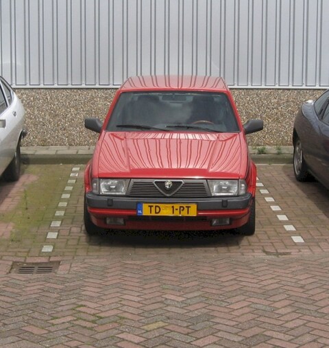 Alfa Romeo 75