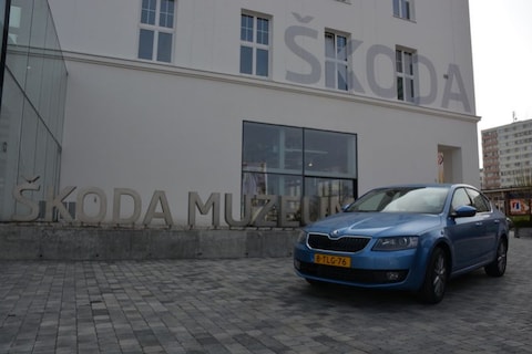 Skoda Octavia 1.6 TDI Elegance Businessline (2014)