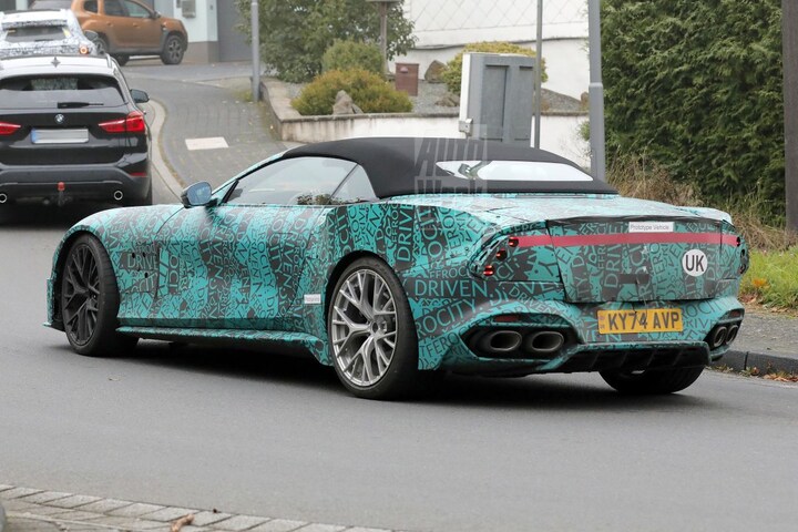 Aston Martin Vanquish Volante
