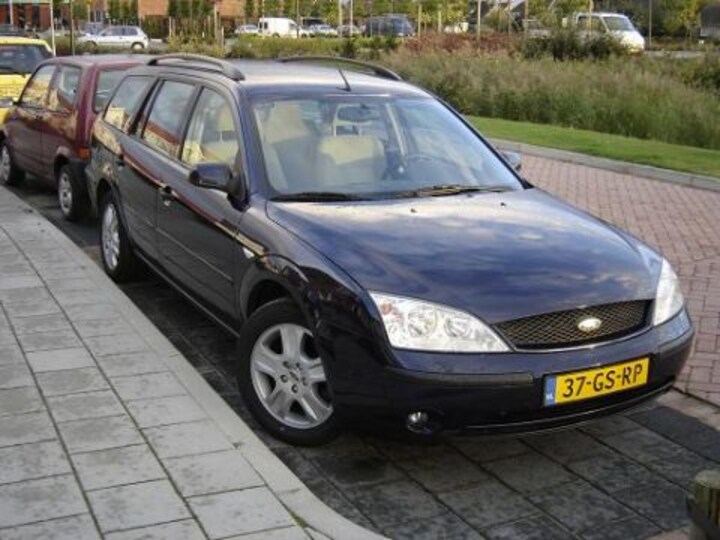 Ford Mondeo Wagon 2.0 TDdi 115pk Ghia