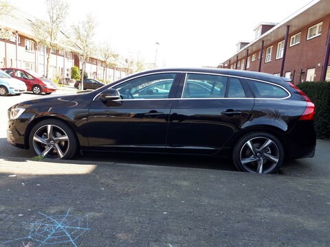 Volvo V60 T3 R-Design