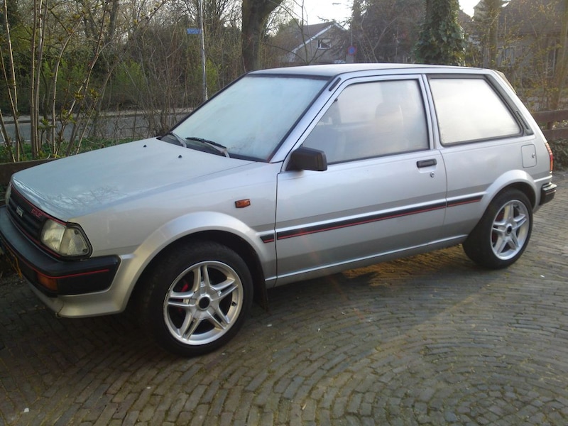 Toyota Starlet 1.0 DX (1987)