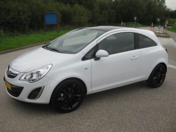 Opel Corsa 1.2 Color Edition (2011)