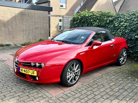 Alfa Romeo Spider 1750 Turbo