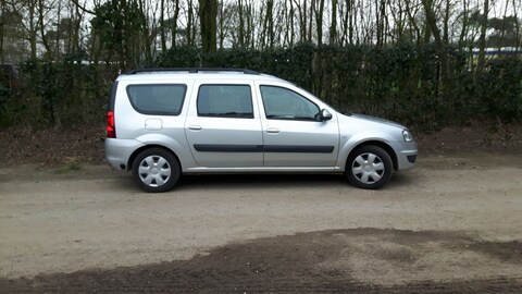 Dacia Logan MCV 1.6 16V Lauréate (2009)