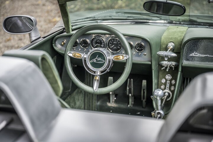 DeBruyn Ferox V8