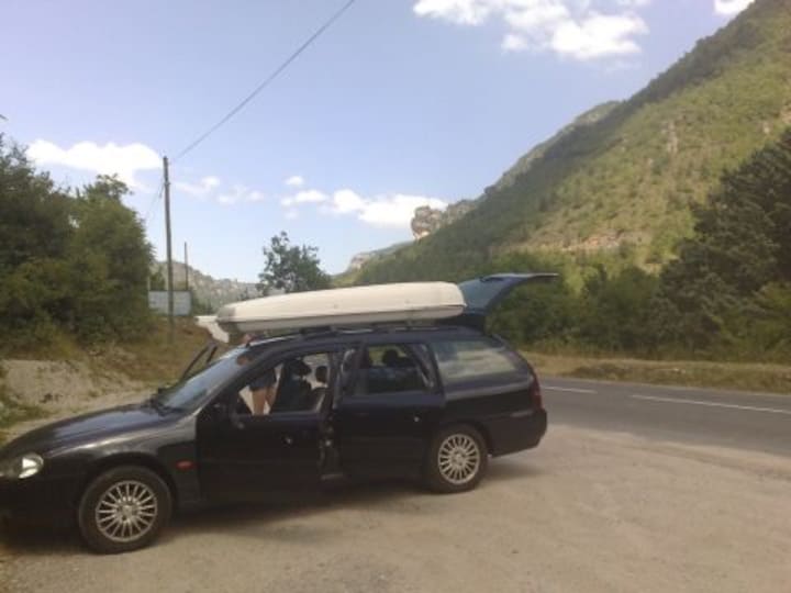 Ford Mondeo Wagon 2.0i Ghia (2000)