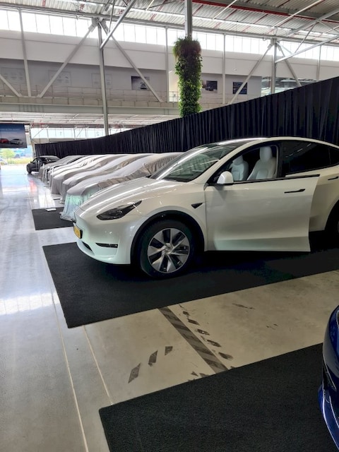 Tesla Model Y Long Range AWD