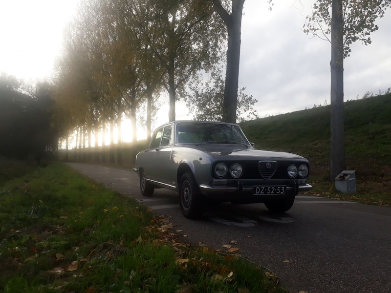 Alfa Romeo 2000 (1971)