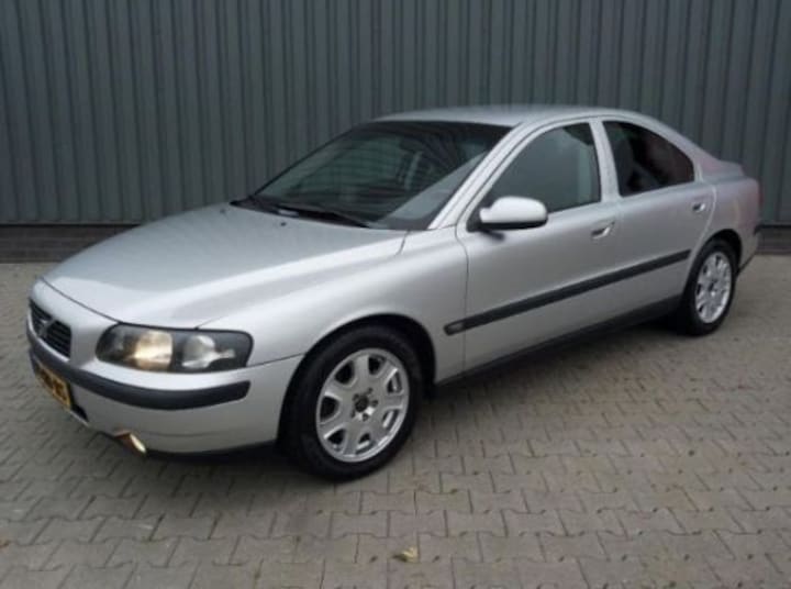 Volvo S60 2.4 T (2001)