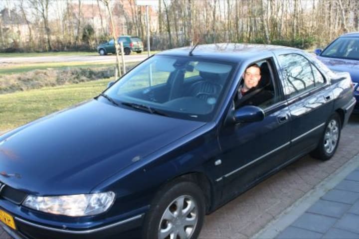 Peugeot 406 ST 1.8-16V (2000)