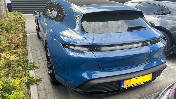 Porsche Taycan Sport Turismo (2023)