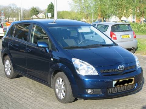 Toyota Corolla Verso 2.2 D-4D Dynamic (2006)