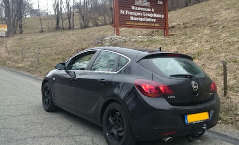 Opel Astra 1.6 Turbo Sport (2011)