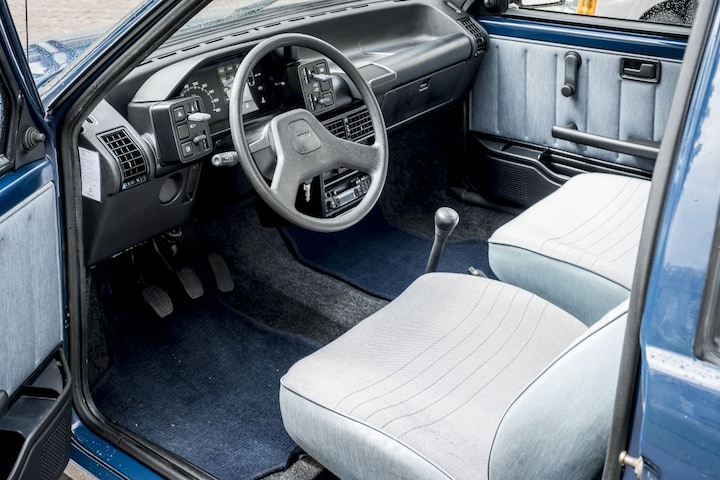 Fiat Uno dashboard