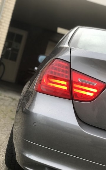 BMW 325i xDrive (2009)
