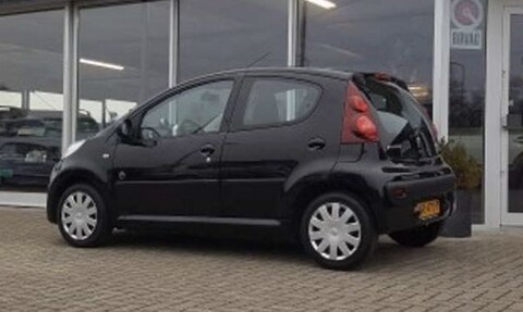 Peugeot 107 Black & Silver 1.0