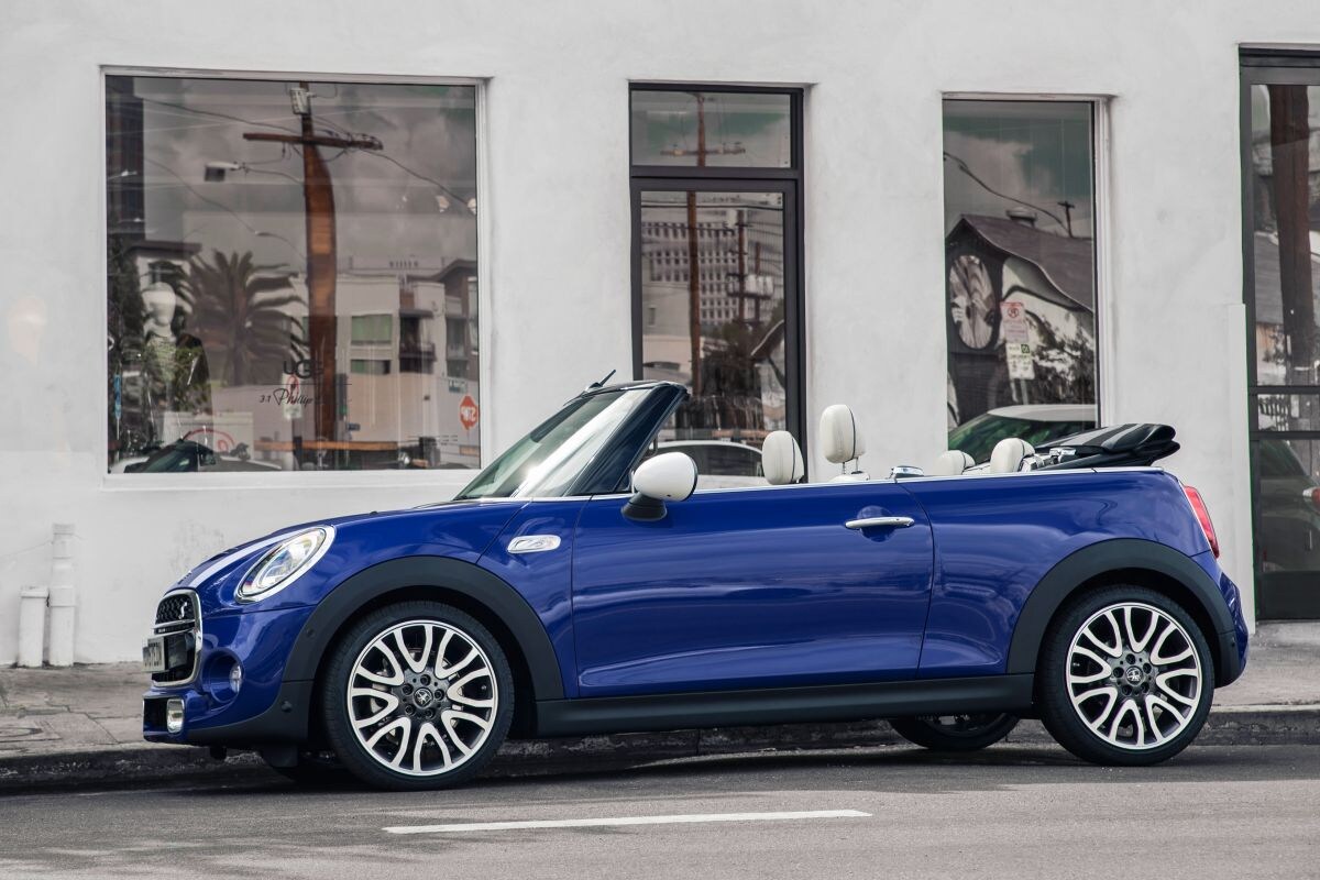 Mini Cabrio Cooper (2019) review - AutoWeek