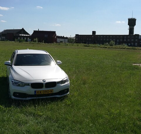 BMW 320i Touring (2016)