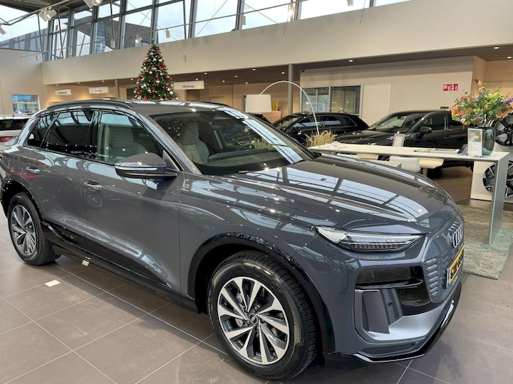 Audi Q6 e-tron performance Advanced edition (2024)