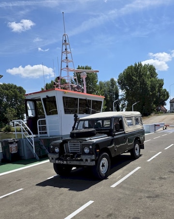 Land Rover 109 (1977)