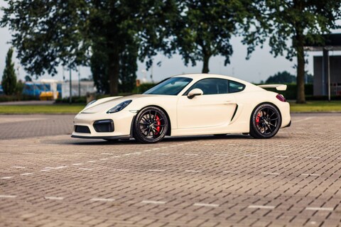 Porsche Cayman GT4