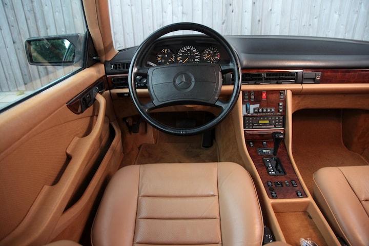 Mercedes-Benz 560 SEC