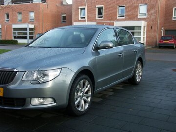 Skoda Superb 2.0 TDI 140pk Ambition (2008)