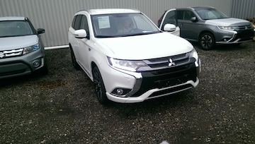 Mitsubishi Outlander PHEV Executive Edition (2015)