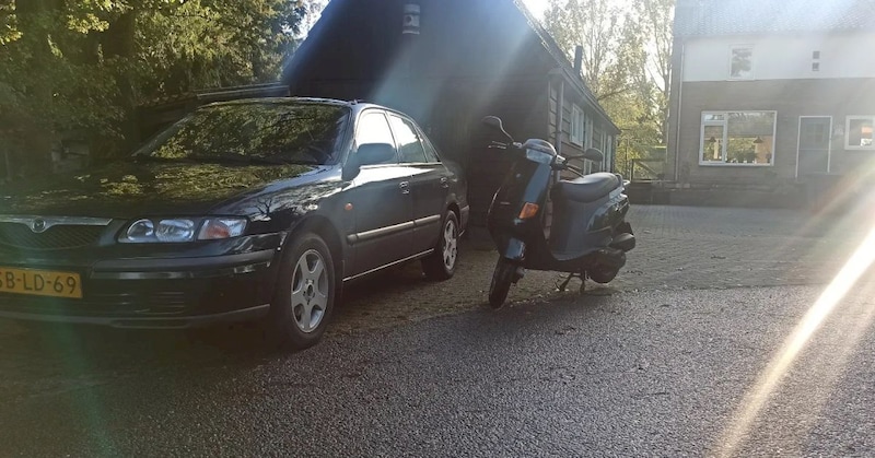 Mazda 626 1.8i LX (1997)
