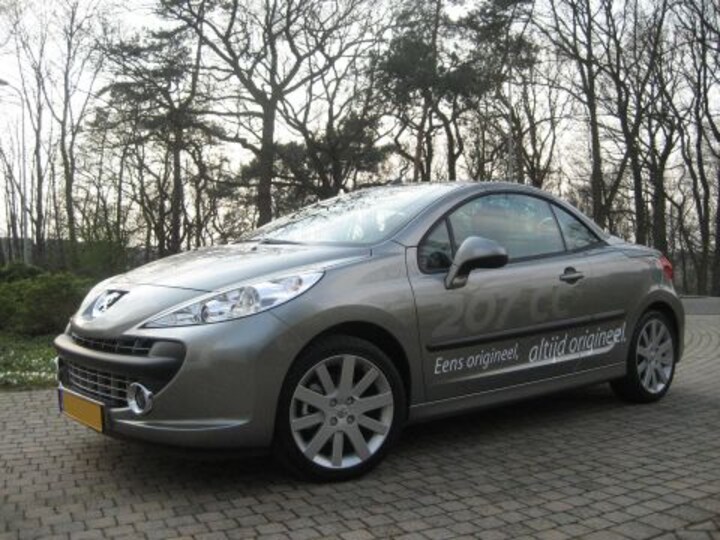 Peugeot 207 CC Féline 1.6-16V Turbo